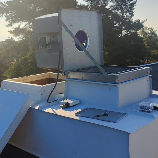 Vanhasta monttukoneesta tuli tunnit täyteen, tilalle @valloxoy exxeo sarjan huippari, huipputuote saneeraukseen 💯😊
#talotekniikka #poistoilma #ilmanvaihto #hyvätuote